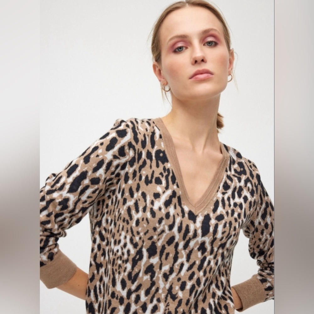 Banana Republic Brown and Black Animal Print V-Neck Sweater Merino Wool blend S
